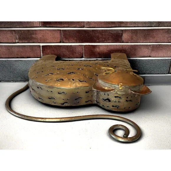 Rustic Metal Cat Sculpture With Curled Tail Candle Holder Vintage Bronze Finish - Picture 8 of 10